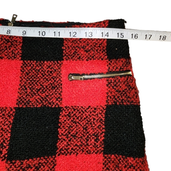 Privy Large Mini Skirt Red Black Plaid Wool Blend - Picture 3 of 6